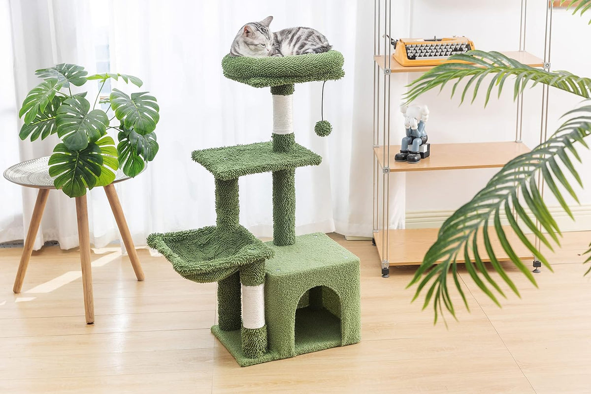 Kleiner Katzenbaum mit quadratischer Hängematte und Höhle für Katzen